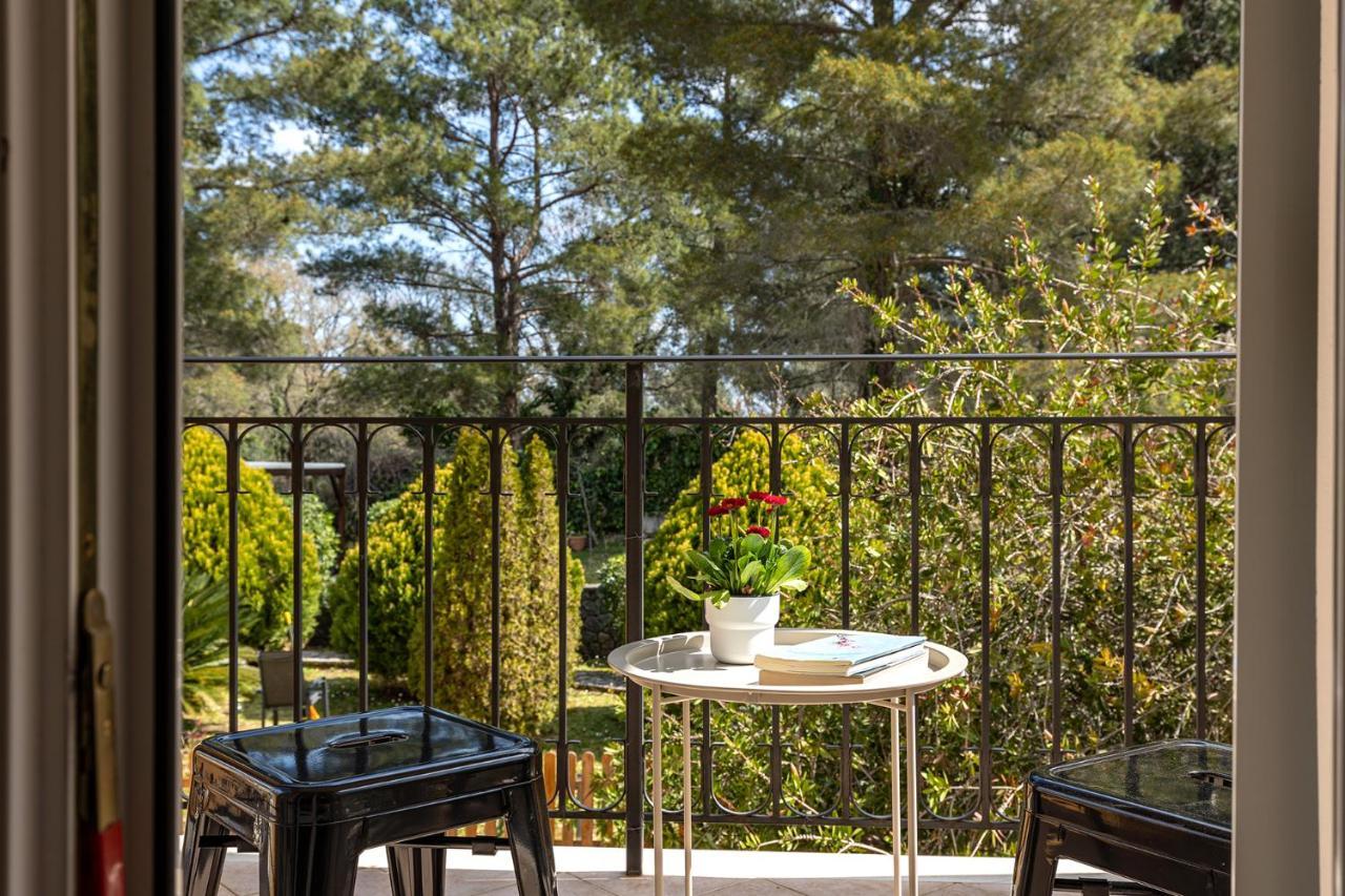 Spyrelia Villa With Private Pool & Outdoor Hot Tub Dassia  Eksteriør billede